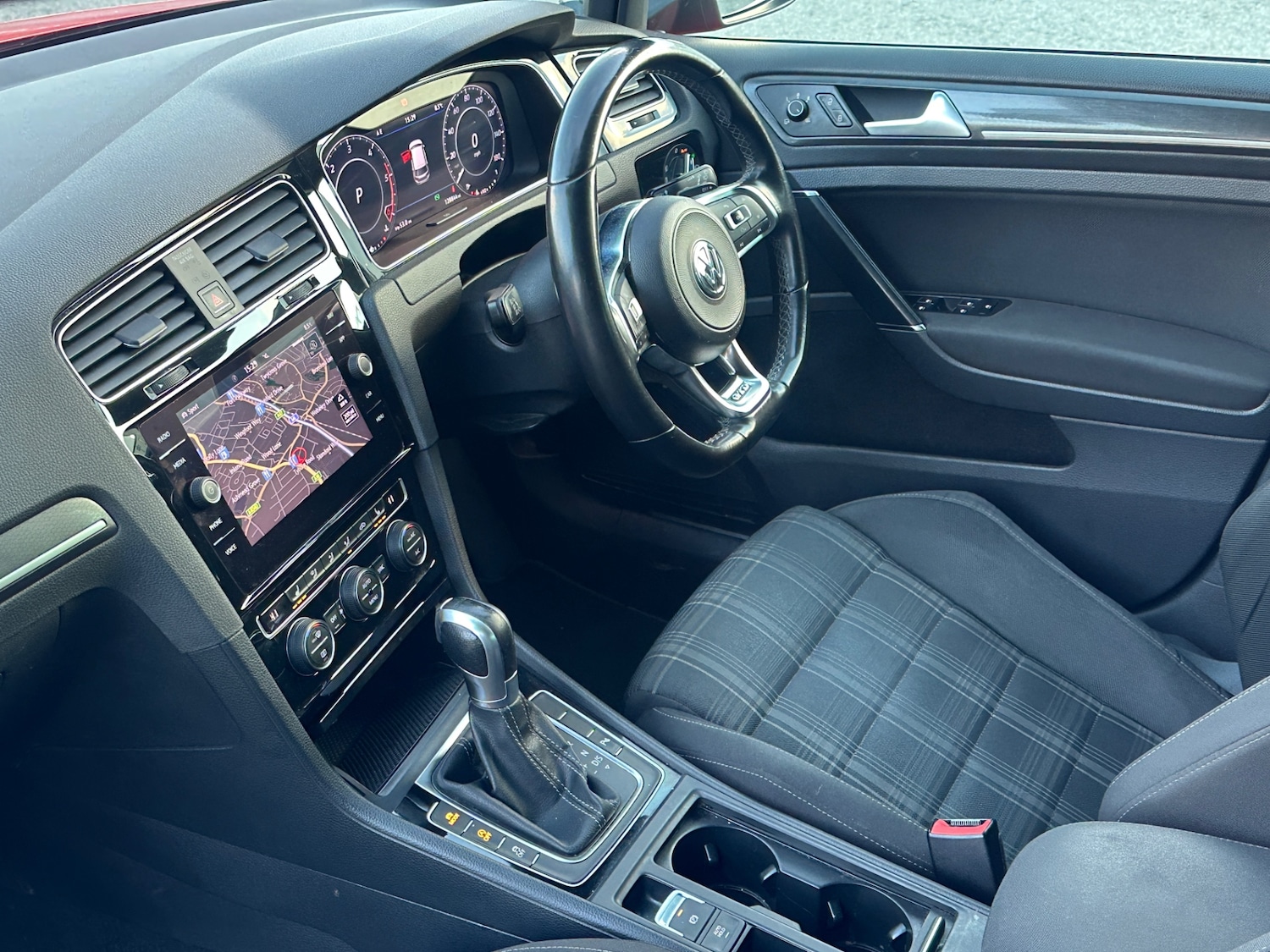 Used Volkswagen Golf 2017 for sale - 76669896: Photo 11