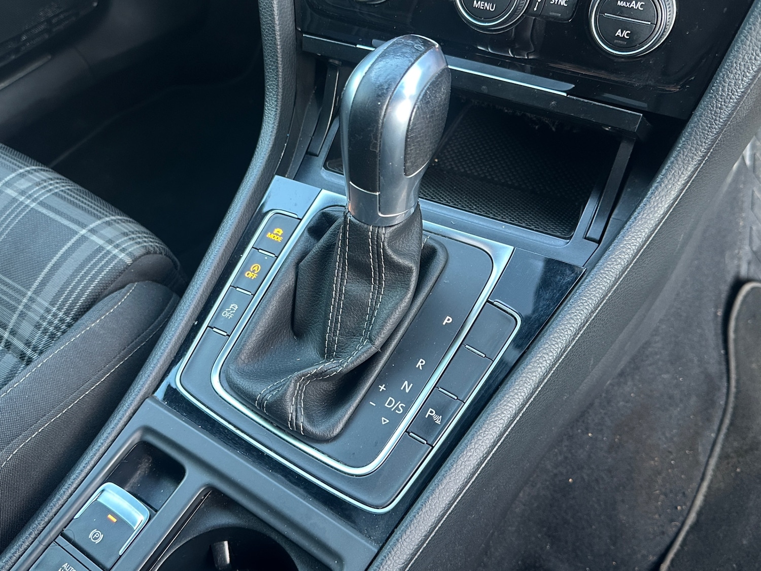 Used Volkswagen Golf 2017 for sale - 76669896: Photo 17