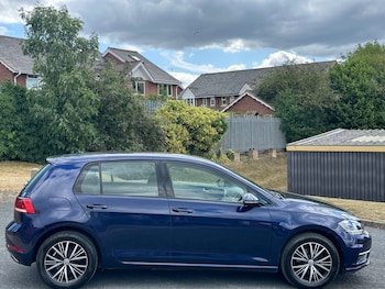 Used Volkswagen Golf 2018 for sale - 76102262: Photo