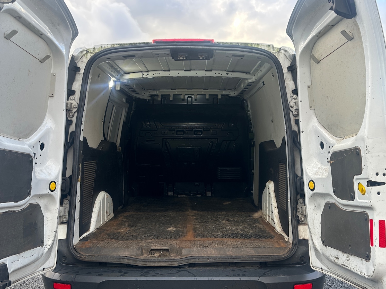 Used Ford Transit Connect 2017 for sale - 76757009: Photo 11