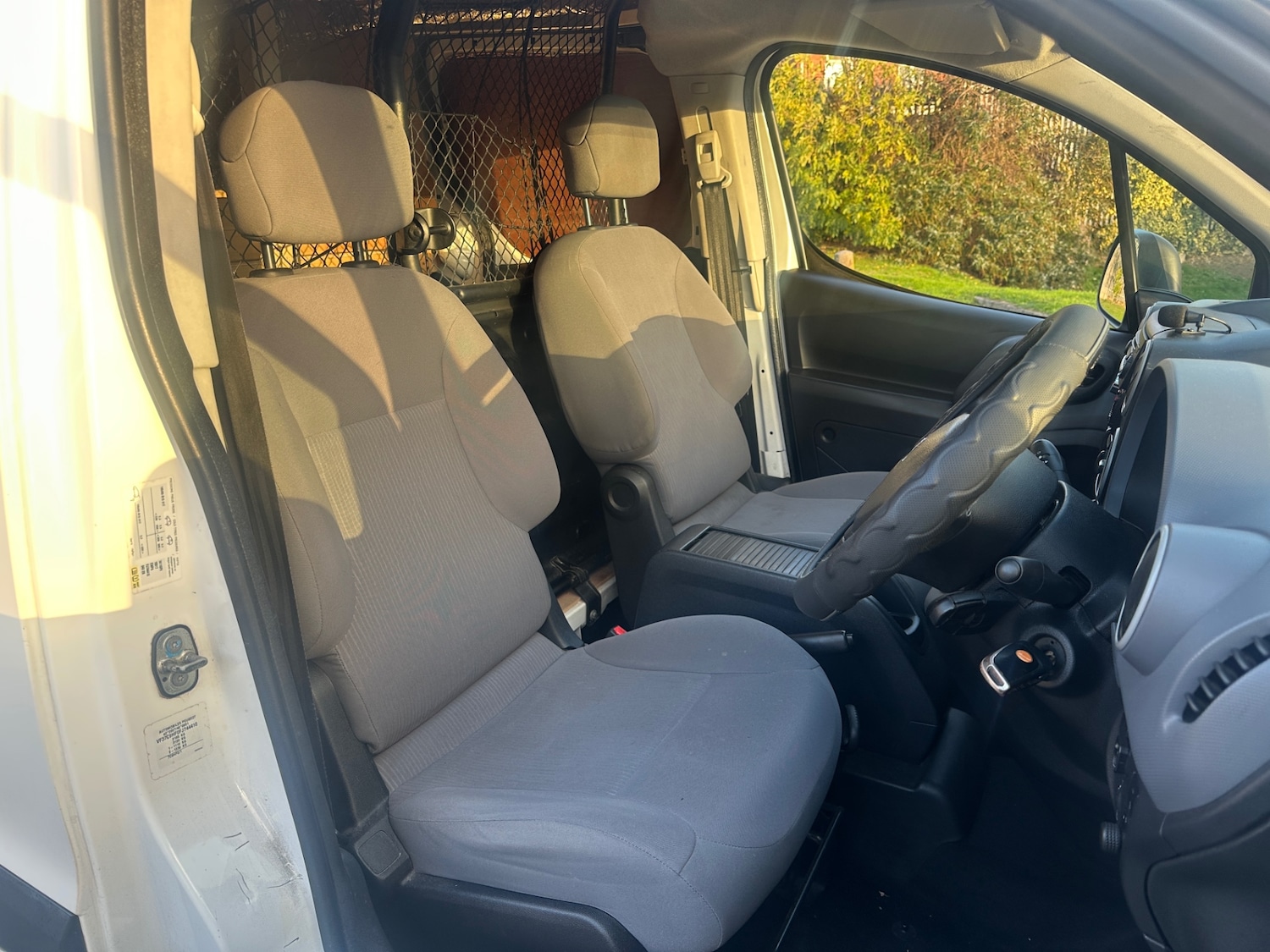 Used Peugeot Partner 2015 for sale - 76393517: Photo 14