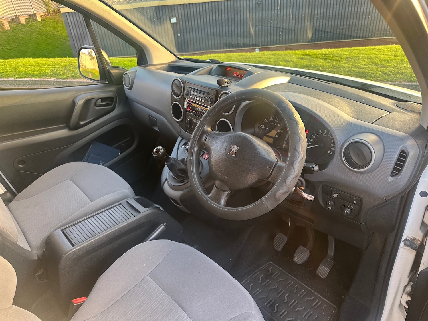 Used Peugeot Partner 2015 for sale - 76393517: Photo 15