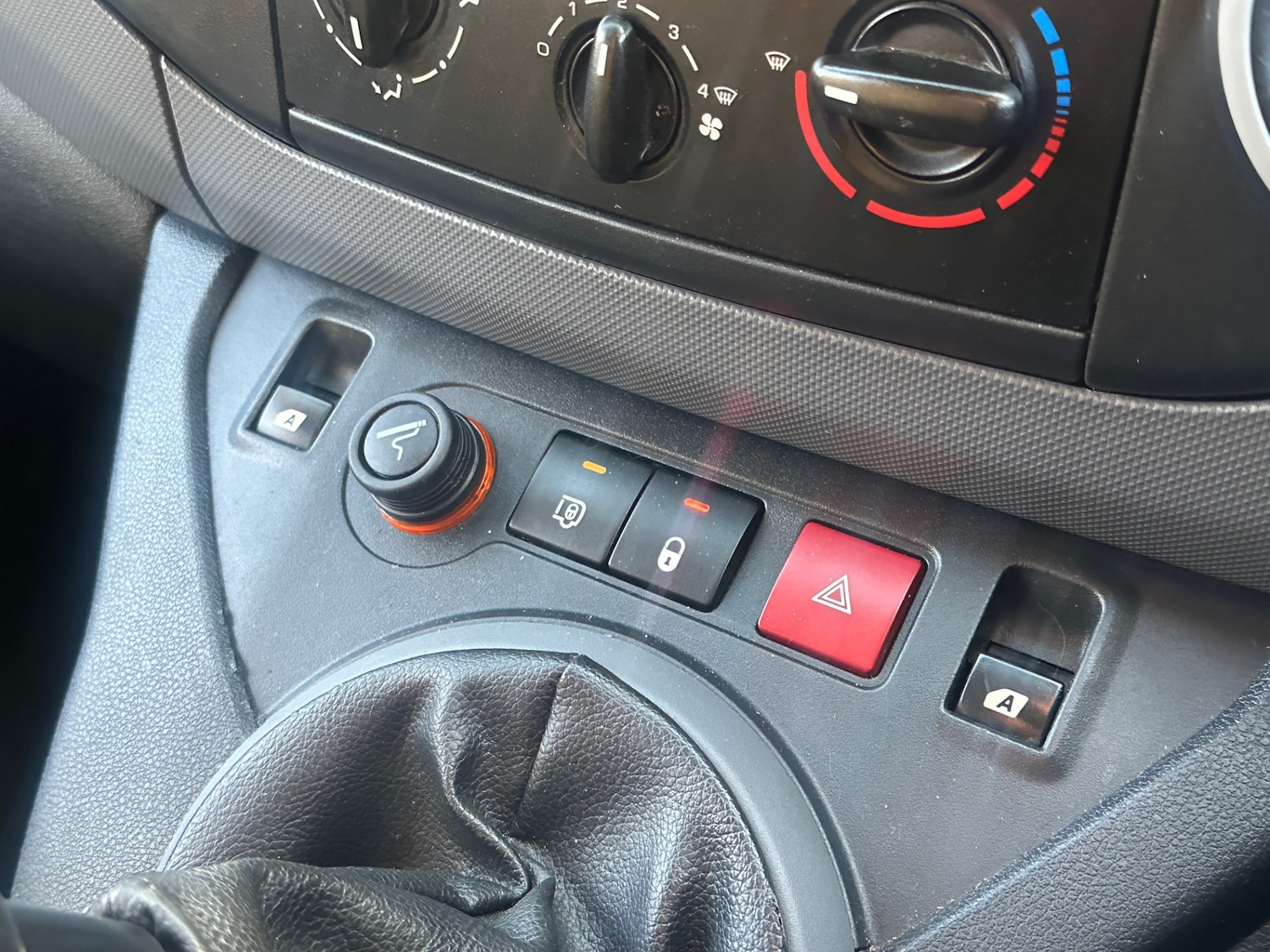 Used Peugeot Partner 2015 for sale - 76393517: Photo 17