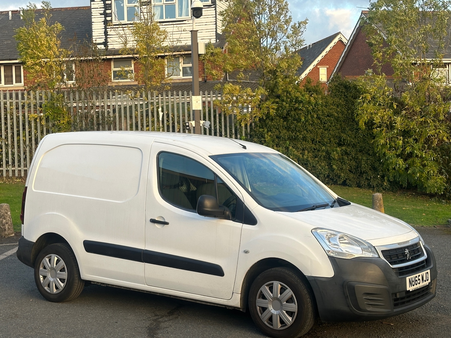 Used Peugeot Partner 2015 for sale - 76393517: Photo 2