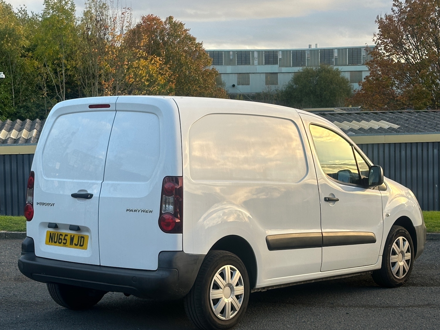 Used Peugeot Partner 2015 for sale - 76393517: Photo 4