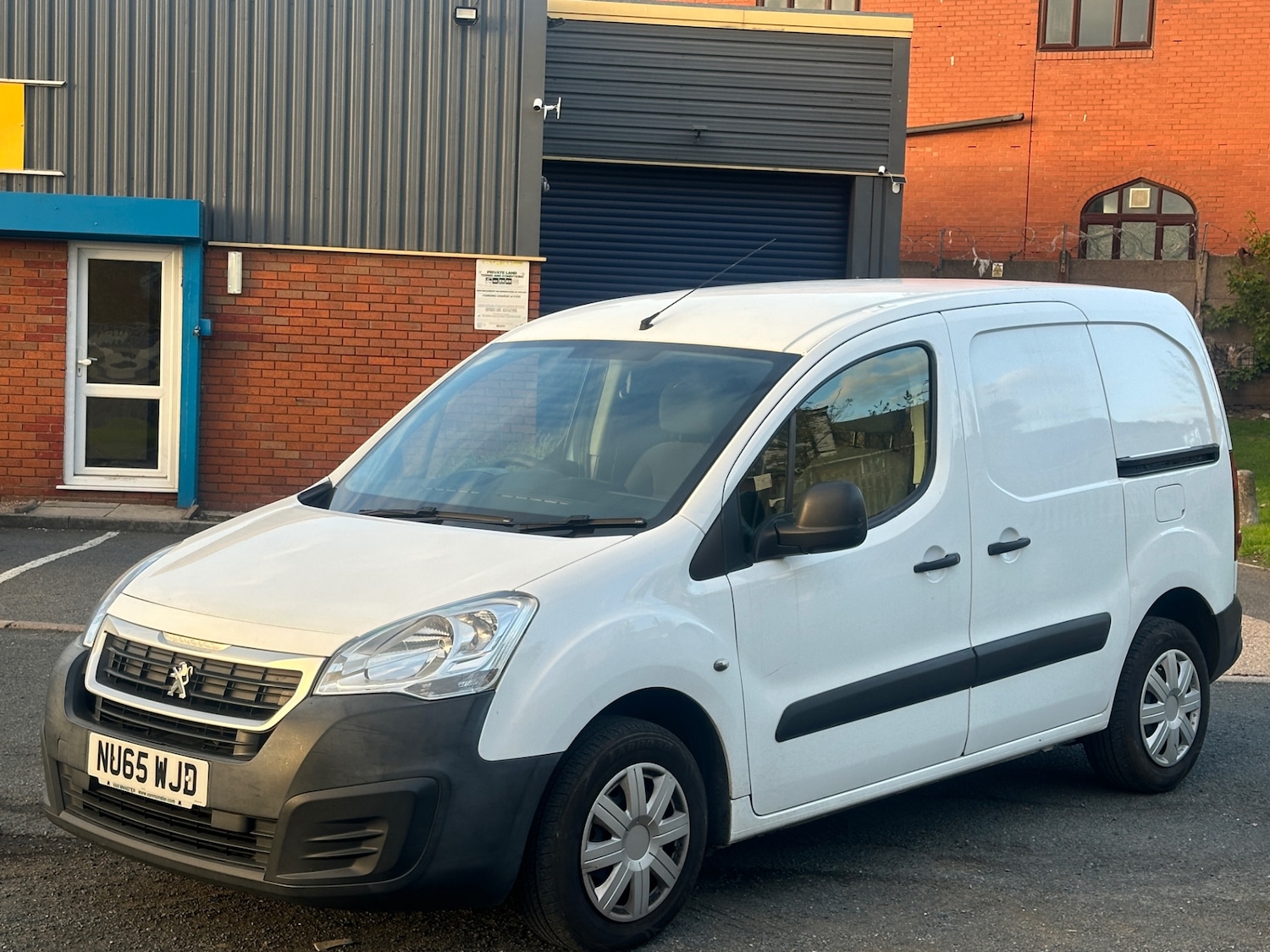 Used Peugeot Partner 2015 for sale - 76393517: Photo 8