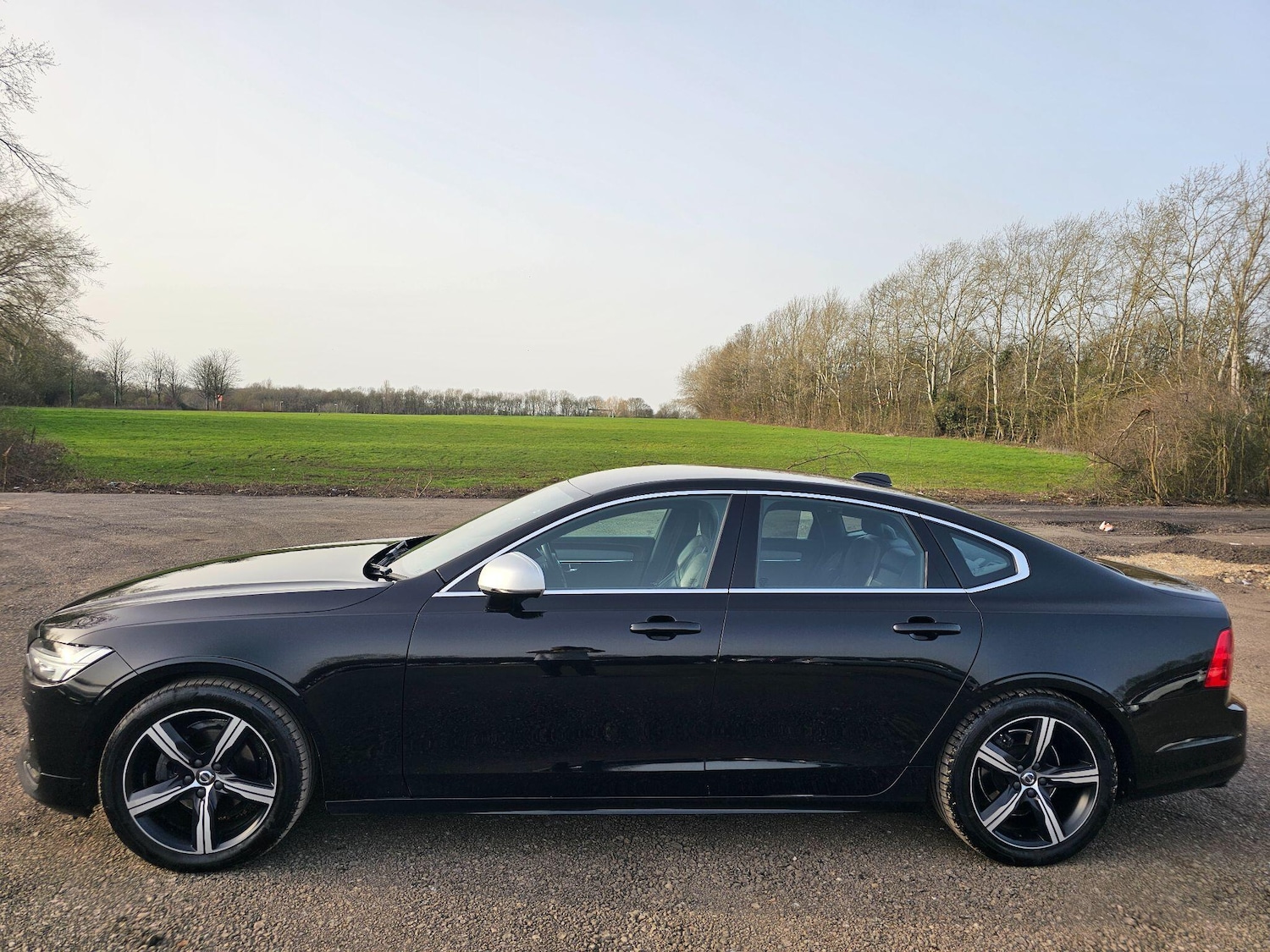 Used Volvo S90 2019 for sale - 77768896: Photo 2