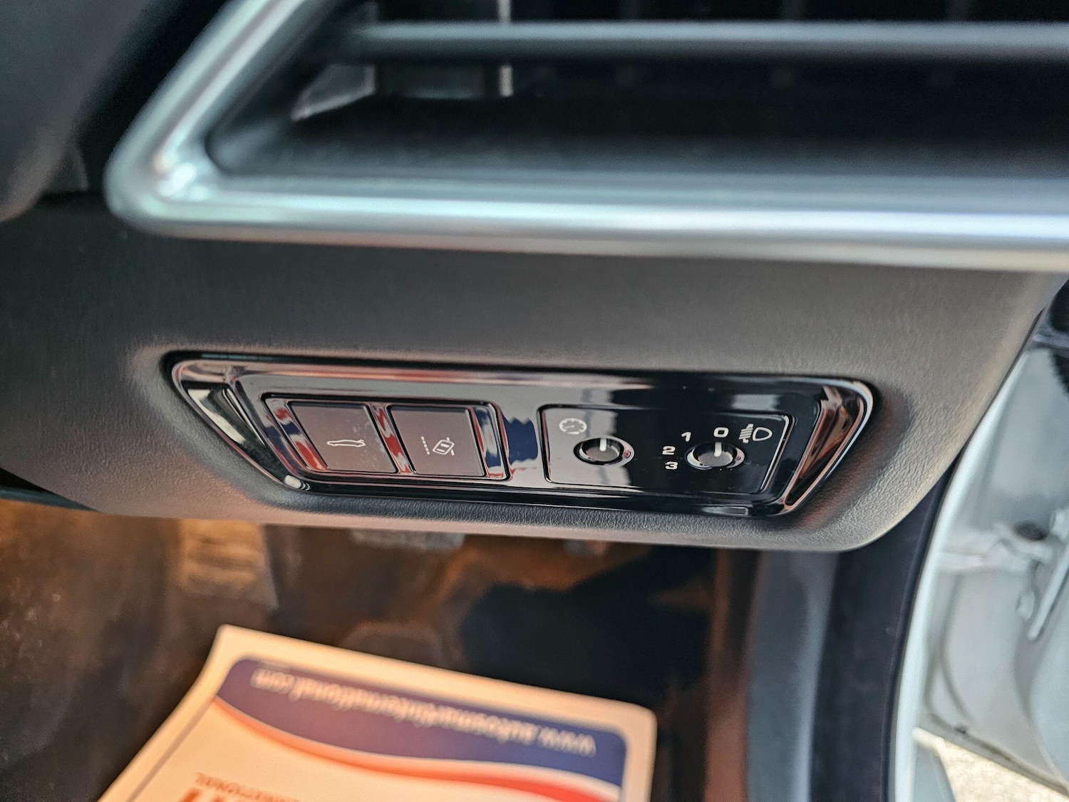 Used Jaguar XE 2016 for sale - 78034540: Photo 15