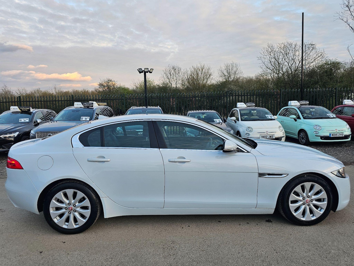 Used Jaguar XE 2016 for sale - 78034540: Photo 2
