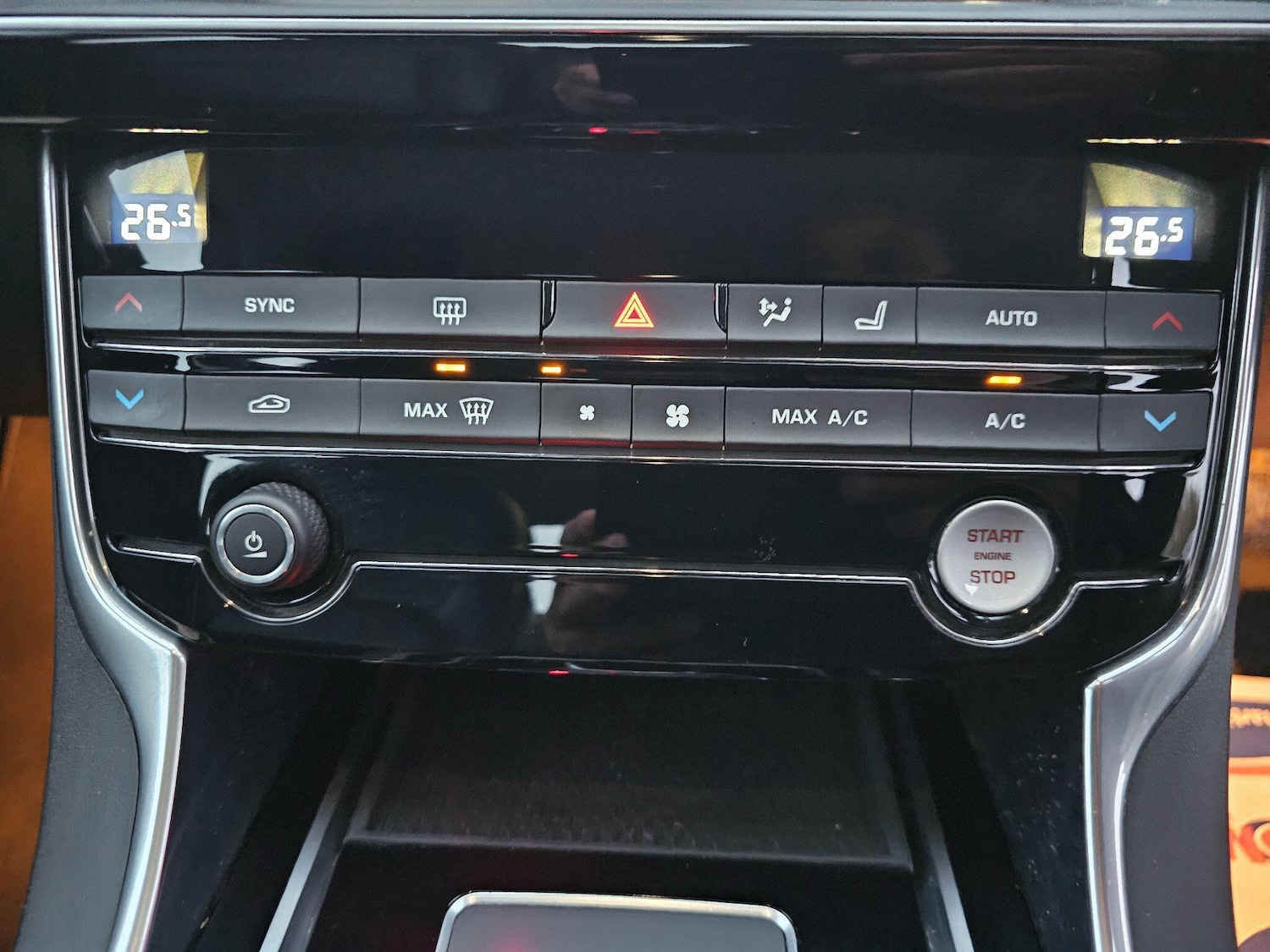 Used Jaguar XE 2016 for sale - 78034540: Photo 29