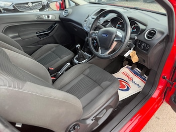 Used Ford Fiesta 2015 for sale - 79590102: Photo