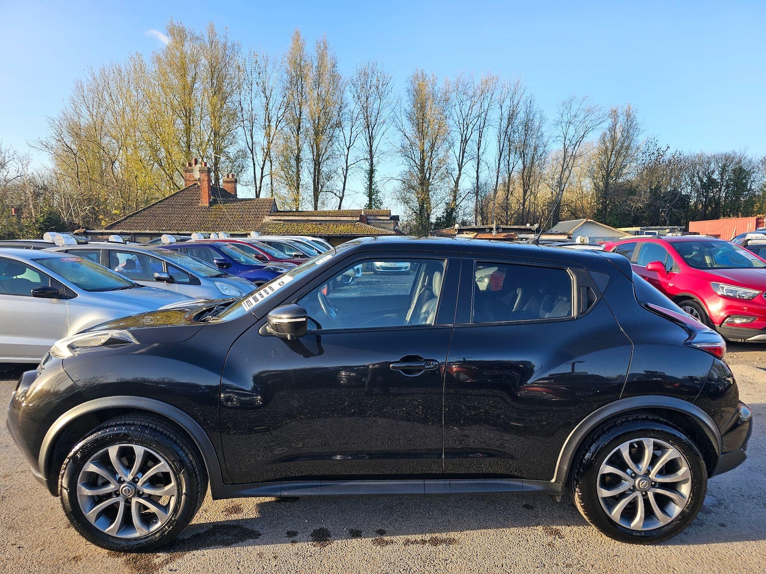 Used Nissan Juke 2015 for sale - 76550748: Photo 2