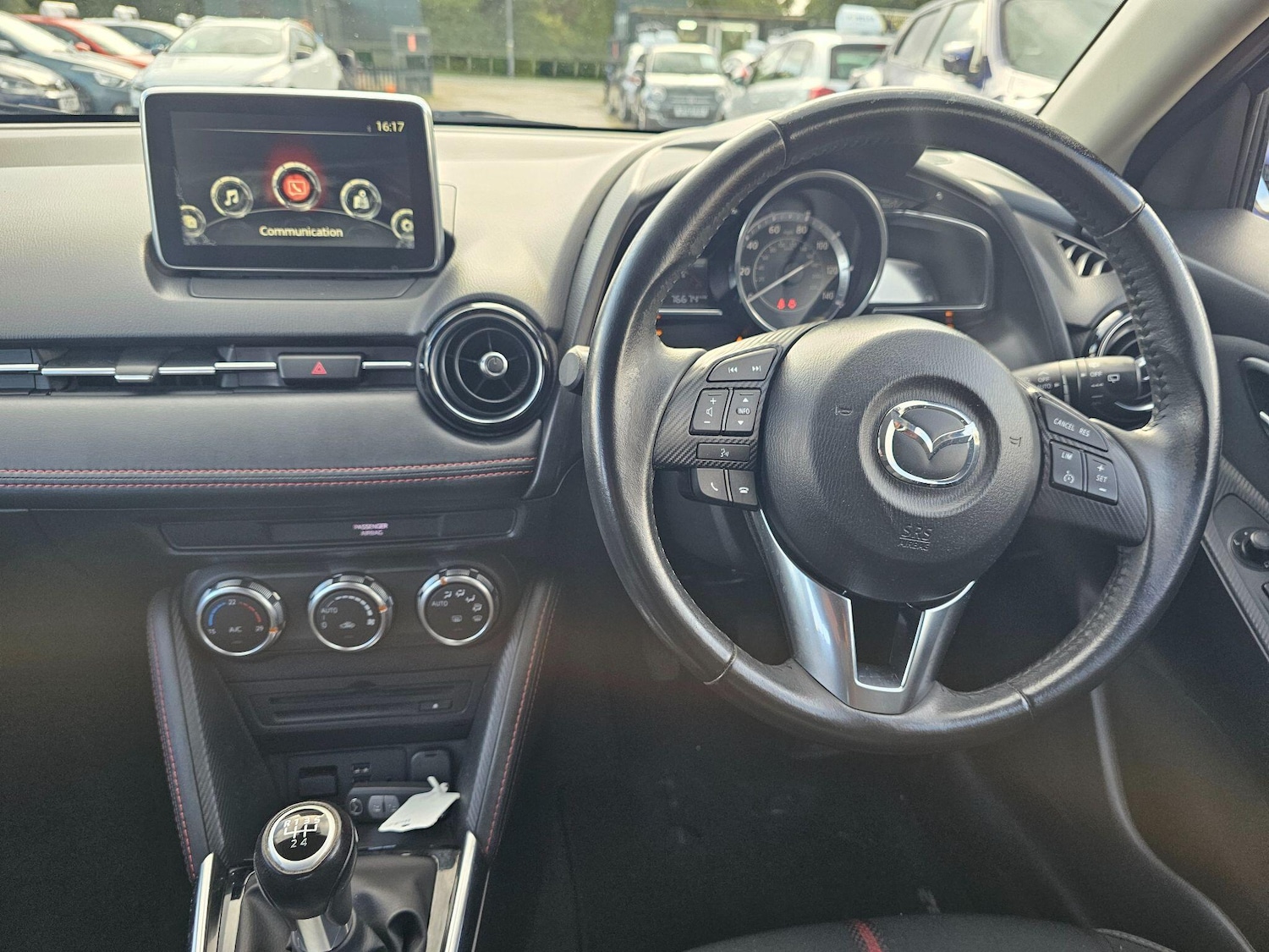 Used Mazda Mazda2 2015 for sale - 75927061: Photo 12