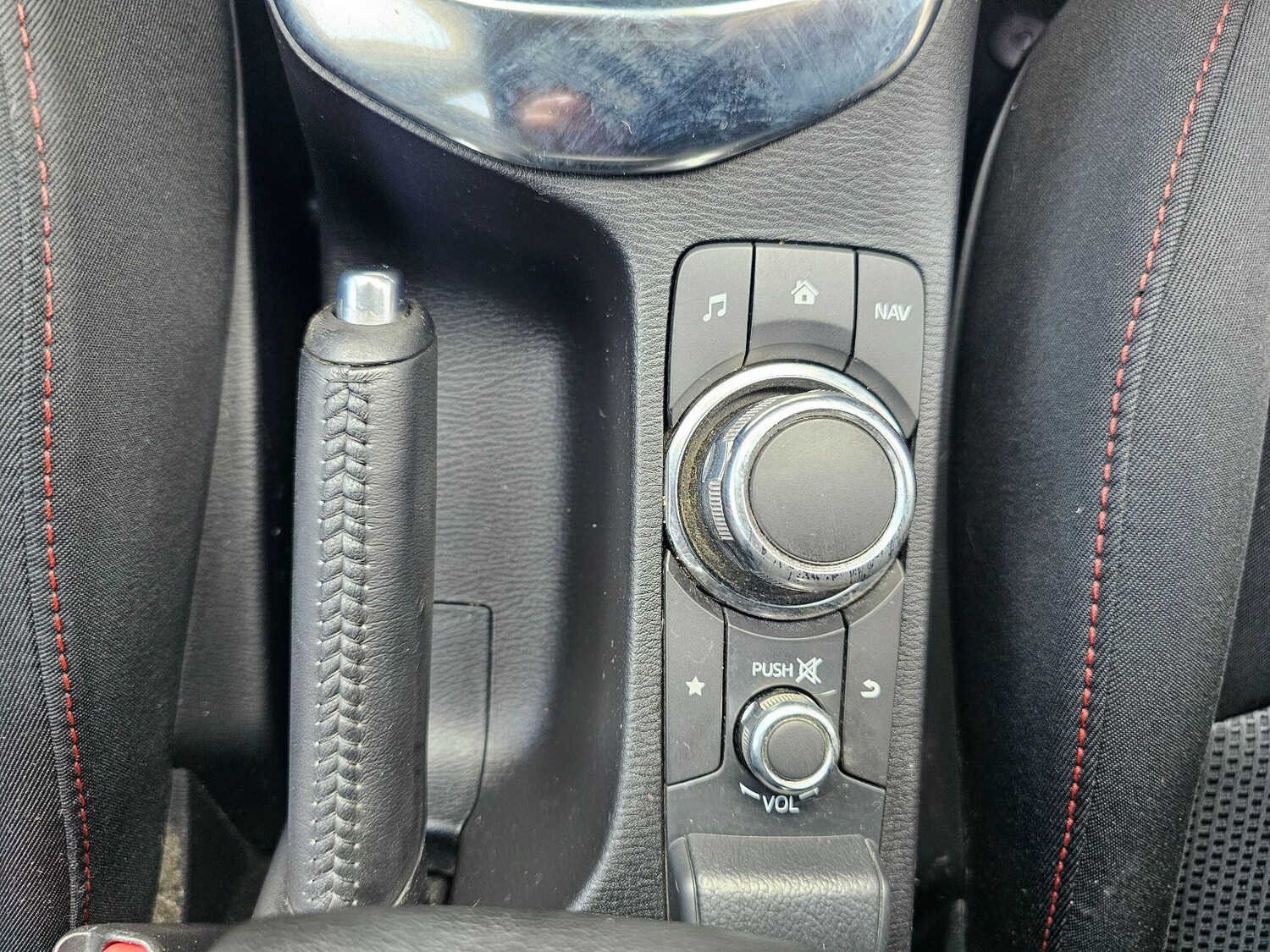 Used Mazda Mazda2 2015 for sale - 75927061: Photo 17