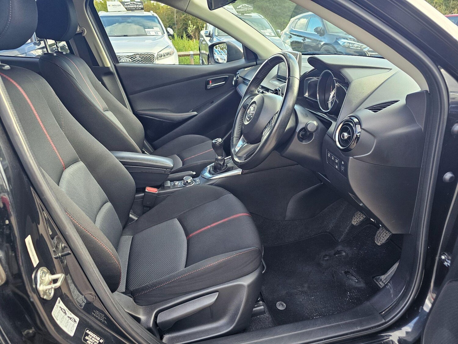 Used Mazda Mazda2 2015 for sale - 75927061: Photo 24