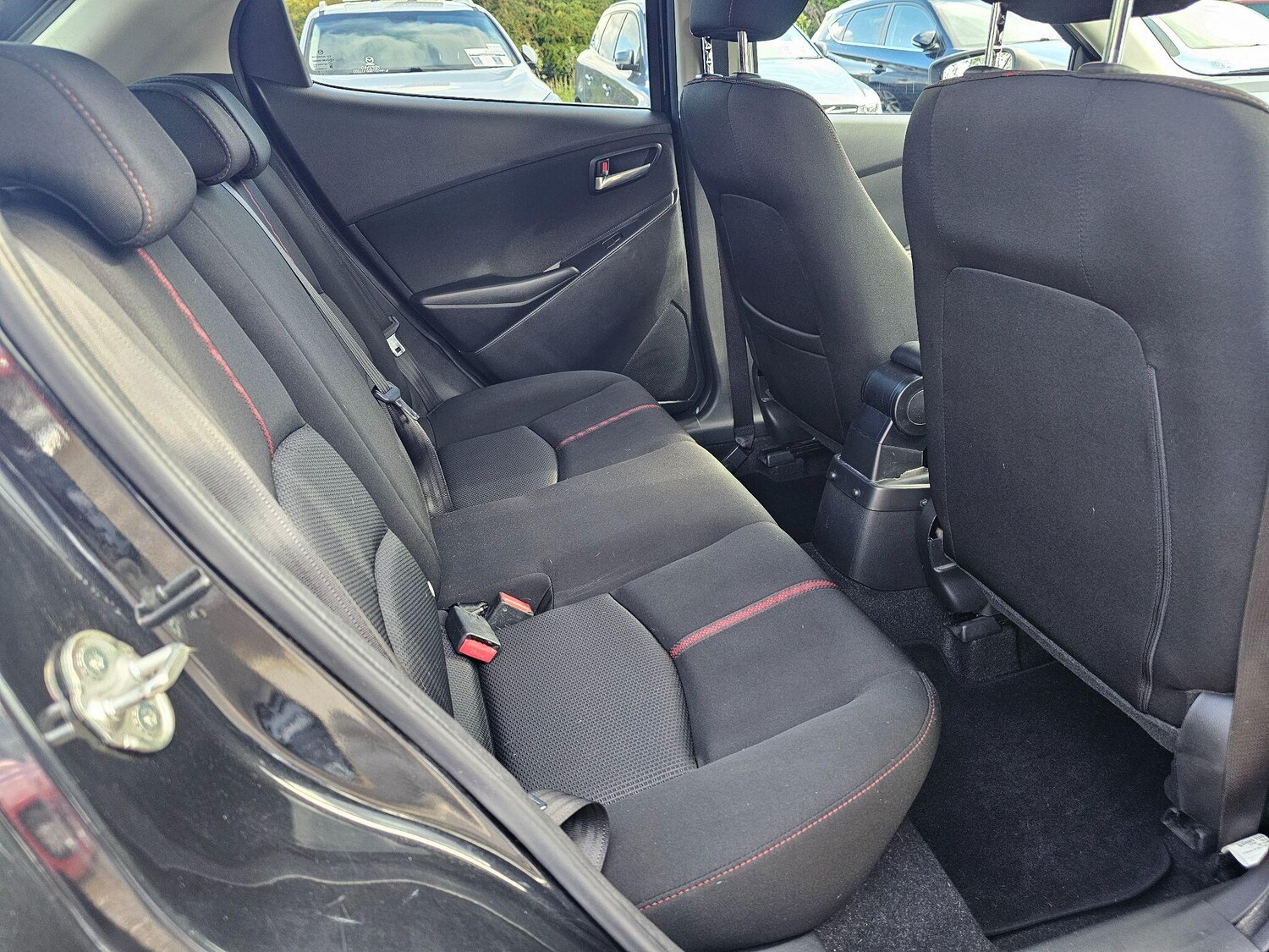 Used Mazda Mazda2 2015 for sale - 75927061: Photo 25