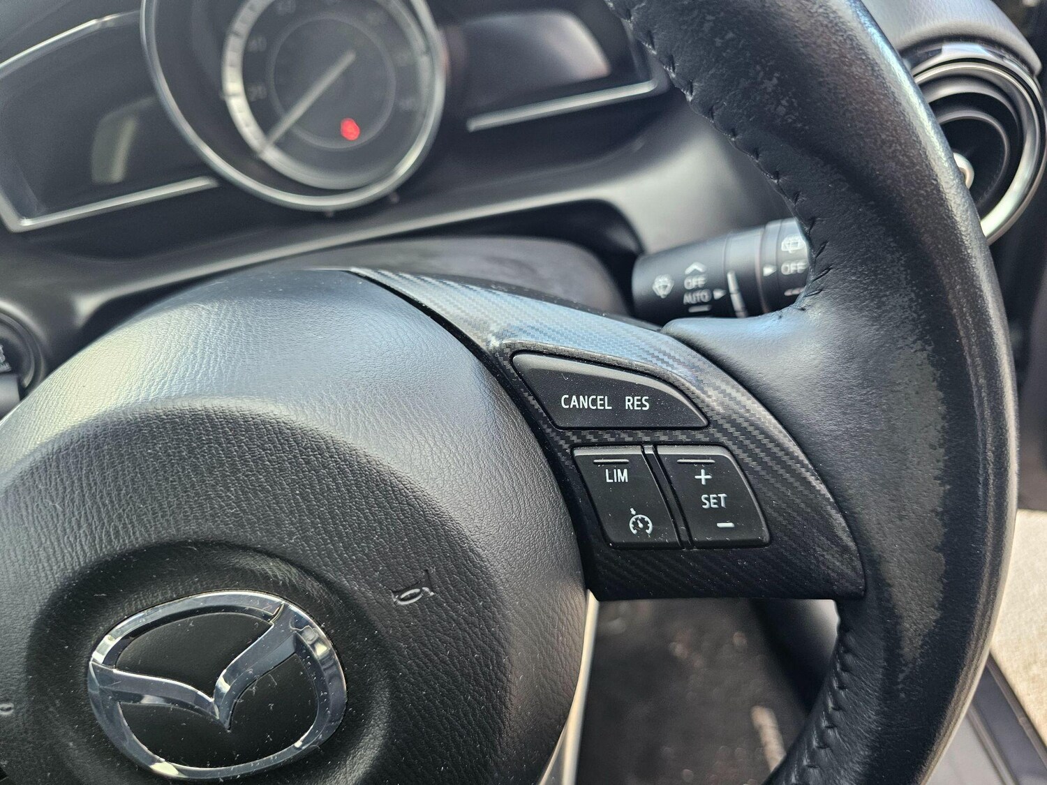 Used Mazda Mazda2 2015 for sale - 75927061: Photo 28