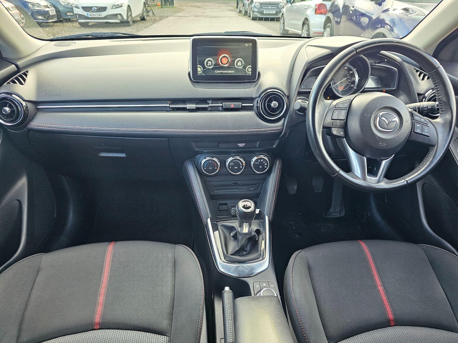 Used Mazda Mazda2 2015 for sale - 75927061: Photo 3
