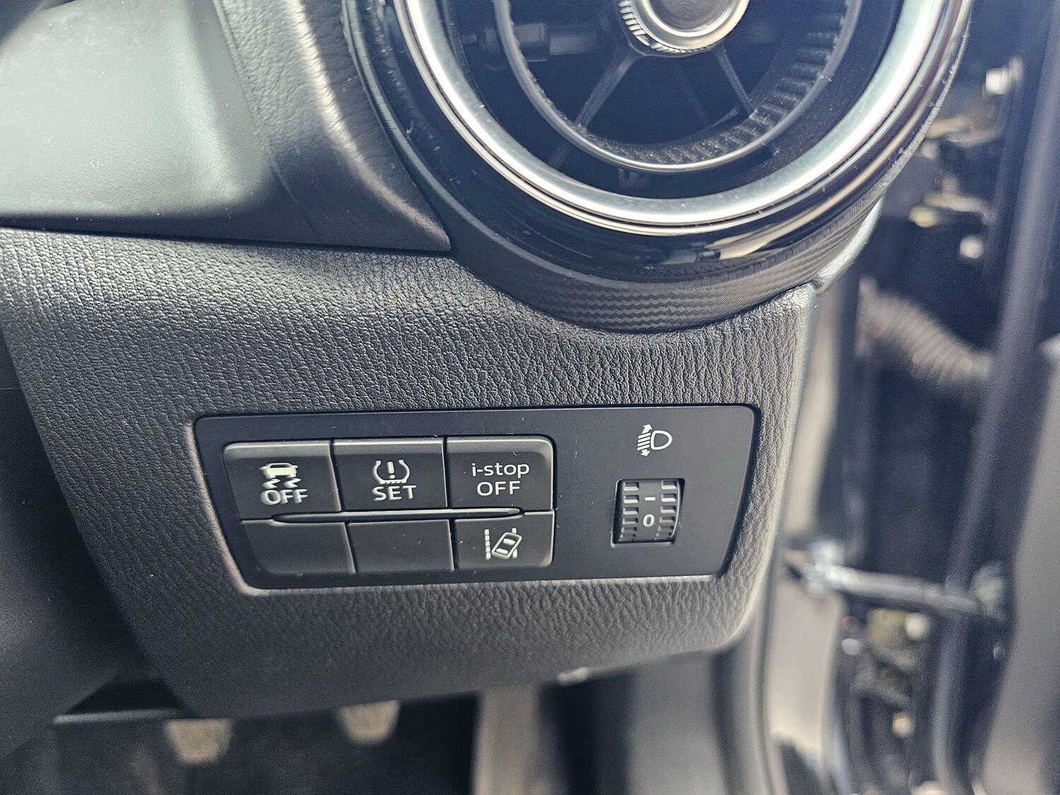 Used Mazda Mazda2 2015 for sale - 75927061: Photo 30