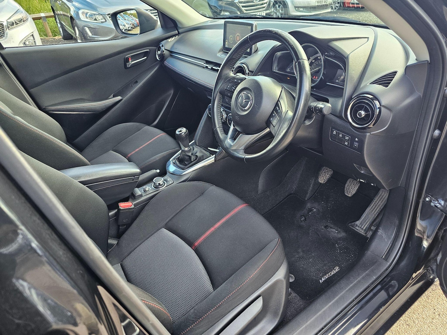 Used Mazda Mazda2 2015 for sale - 75927061: Photo 4