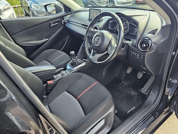 Used Mazda Mazda2 2015 for sale - 75927061: Photo 4