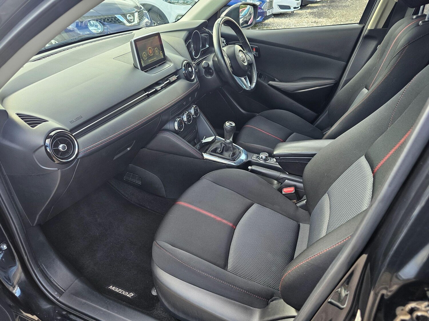 Used Mazda Mazda2 2015 for sale - 75927061: Photo 6