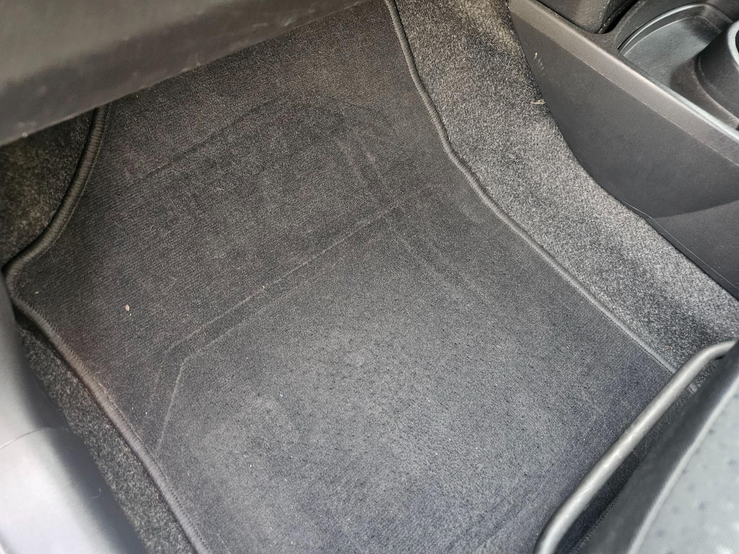 Used Toyota Yaris 2010 for sale - 78033855: Photo 30