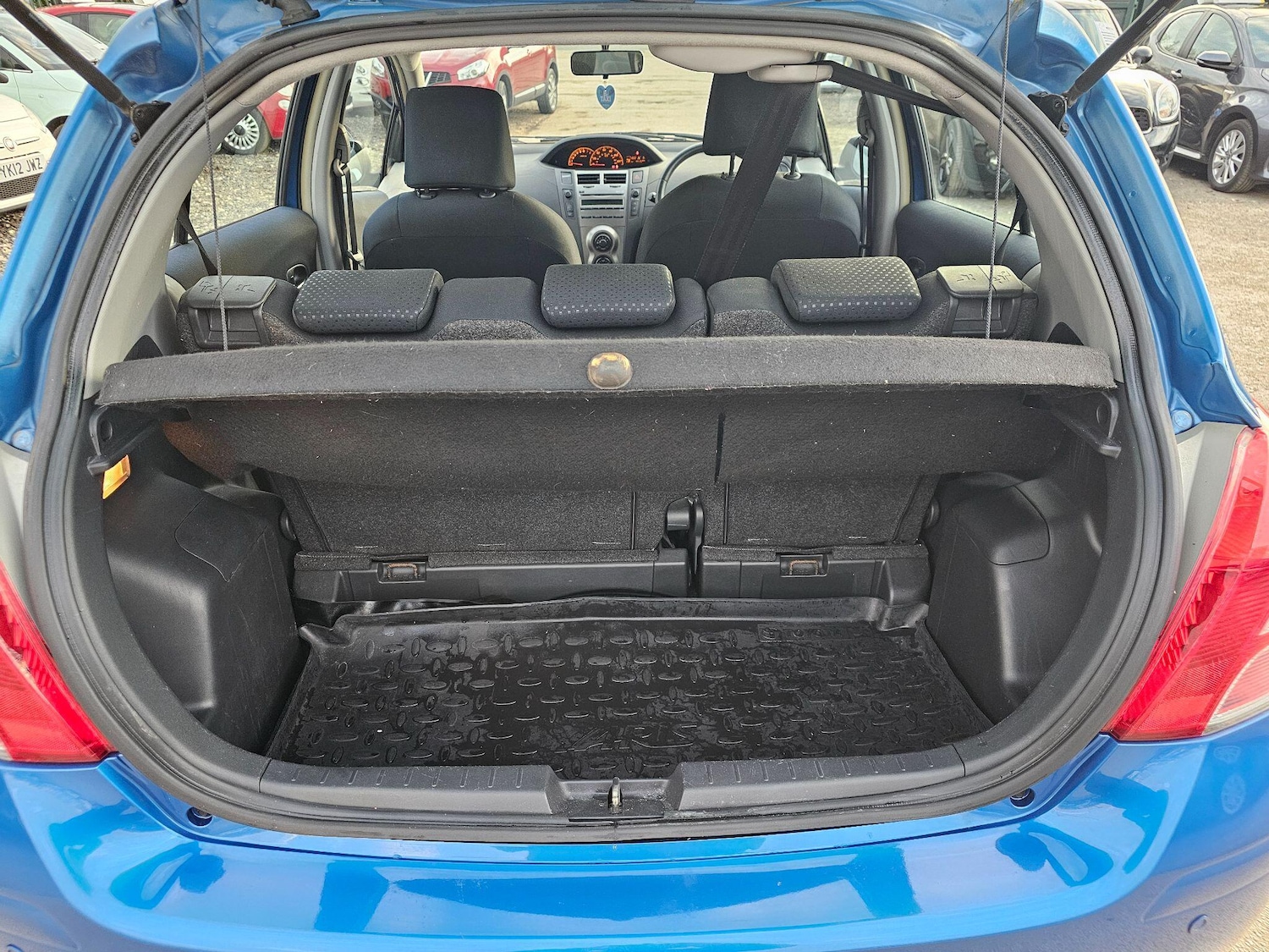 Used Toyota Yaris 2010 for sale - 78033855: Photo 32