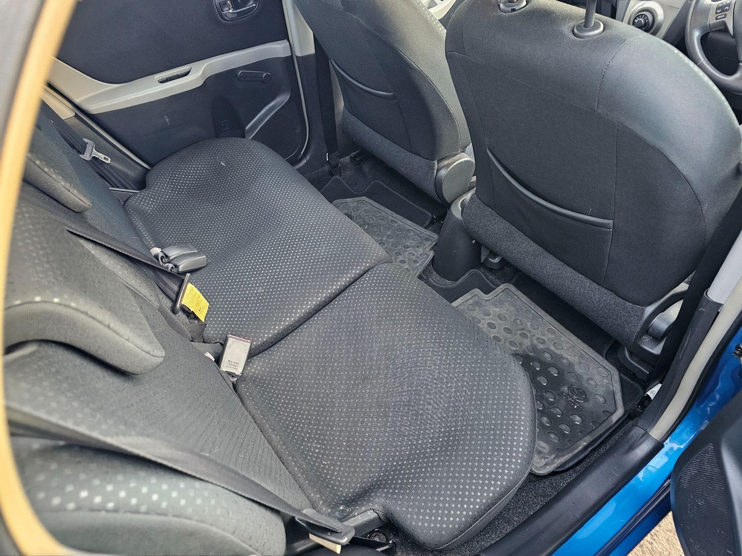 Used Toyota Yaris 2010 for sale - 78033855: Photo 4