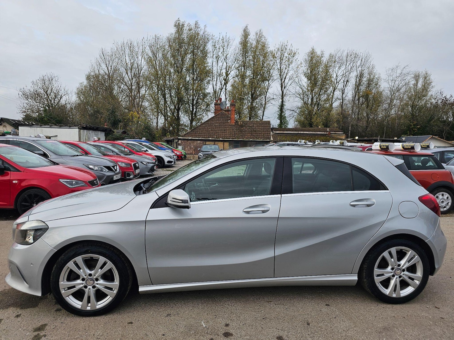 Used Mercedes-Benz A-Class 2017 for sale - 76498576: Photo 2