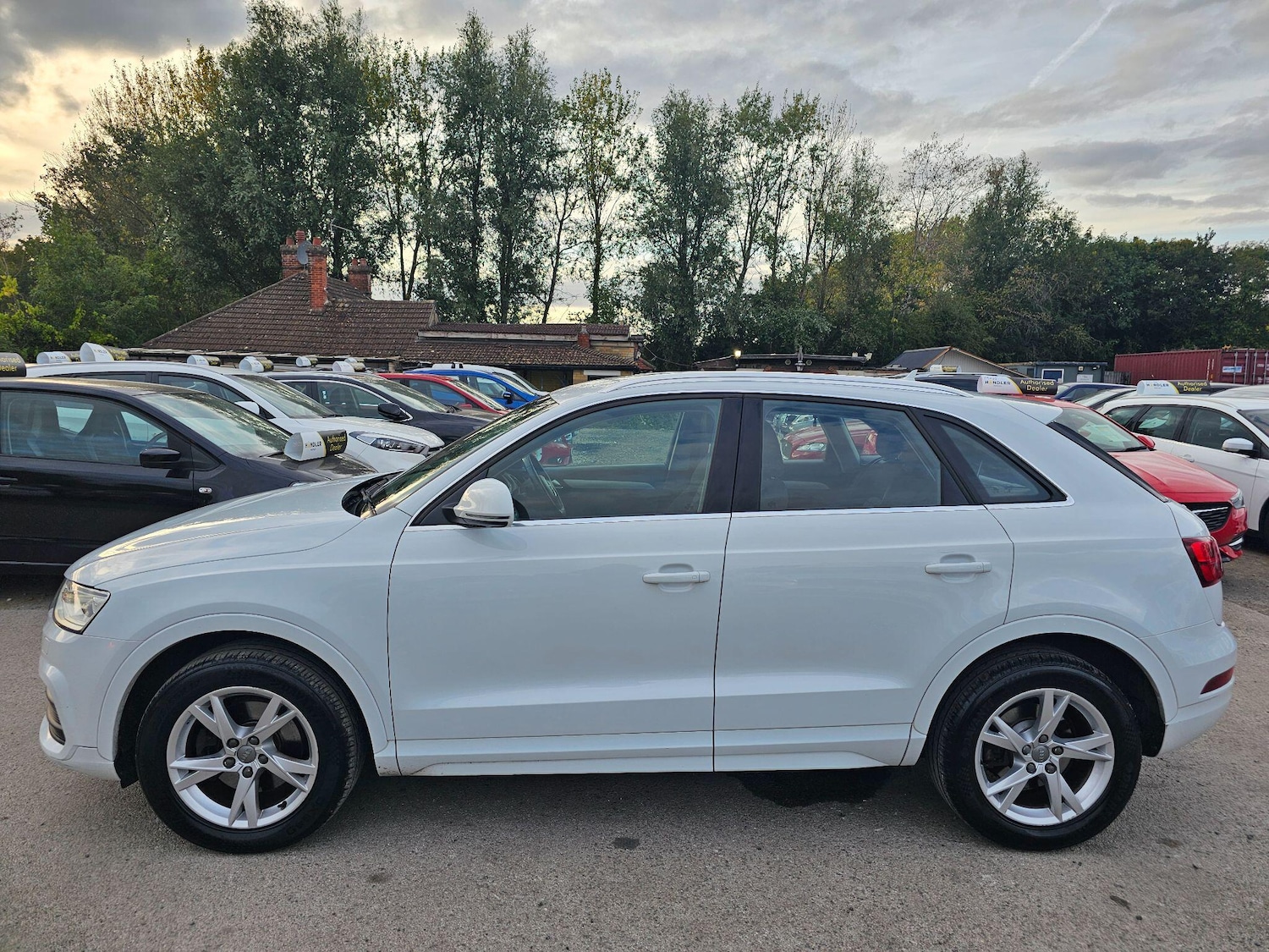 Used Audi Q3 2016 for sale - 77343783: Photo 2