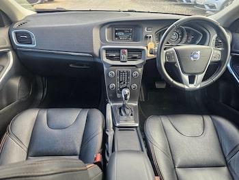 Used Volvo V40 Cross Country 2015 for sale - 76072319: Photo