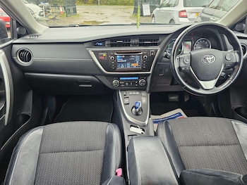 Used Toyota Auris 2013 for sale - 76398498: Photo