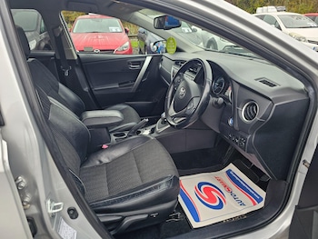 Used Toyota Auris 2013 for sale - 76398498: Photo