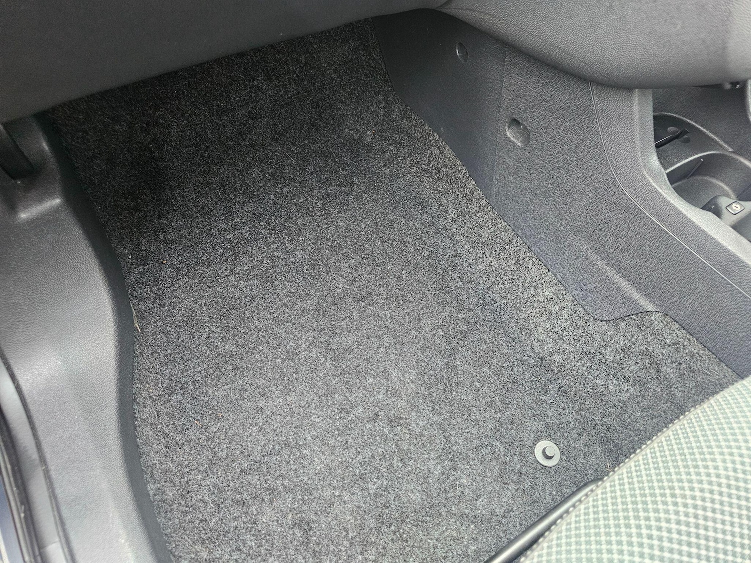 Used Vauxhall Corsa 2009 for sale - 77468650: Photo 15