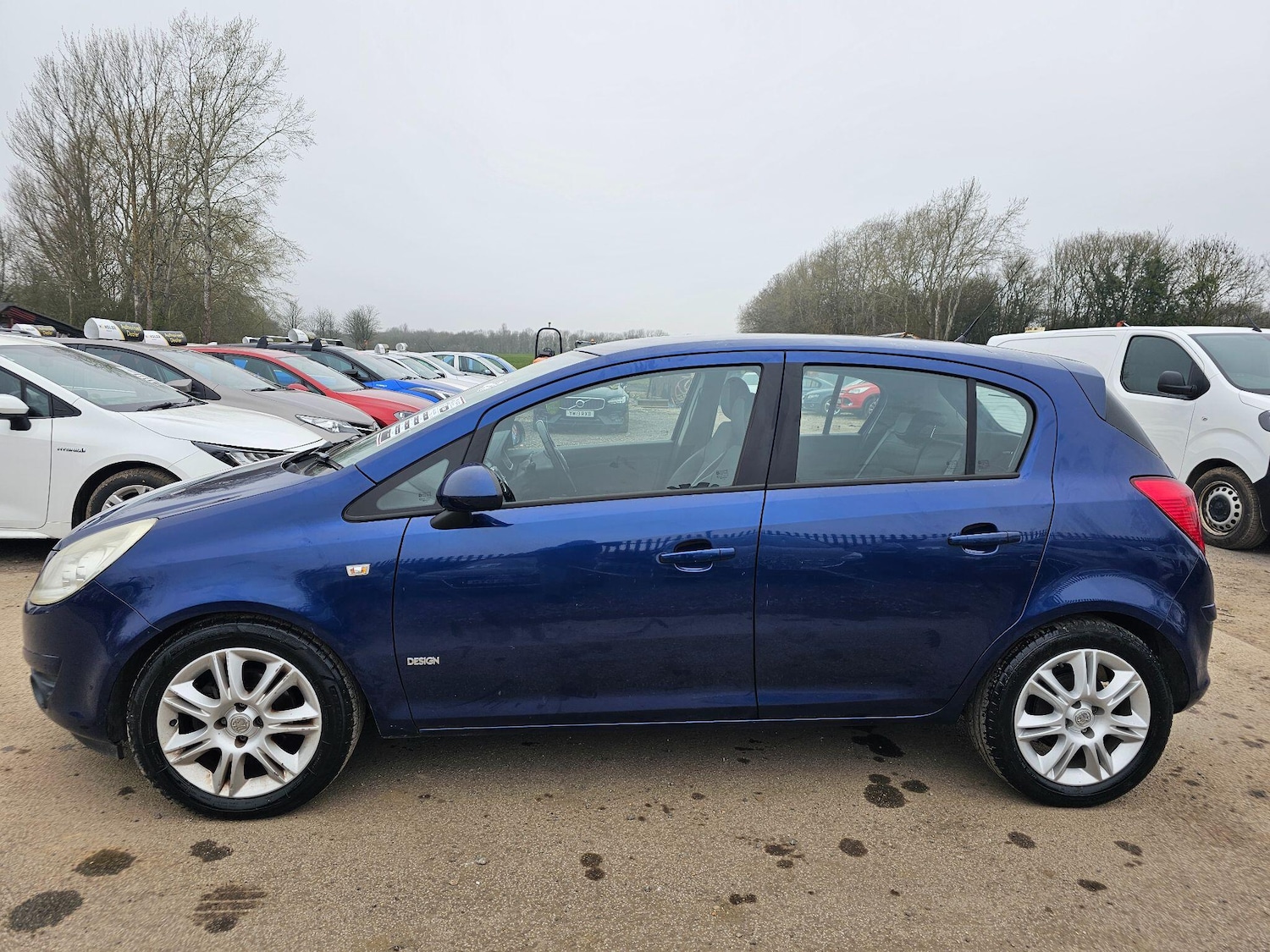 Used Vauxhall Corsa 2009 for sale - 77468650: Photo 2