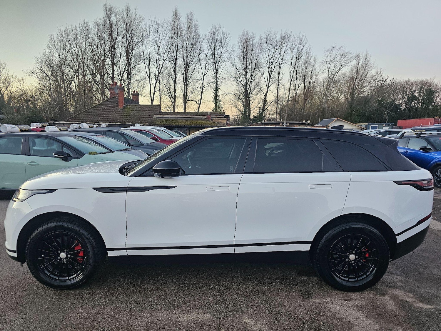 Used Land Rover Range Rover Velar 2018 for sale - 76965067: Photo 2