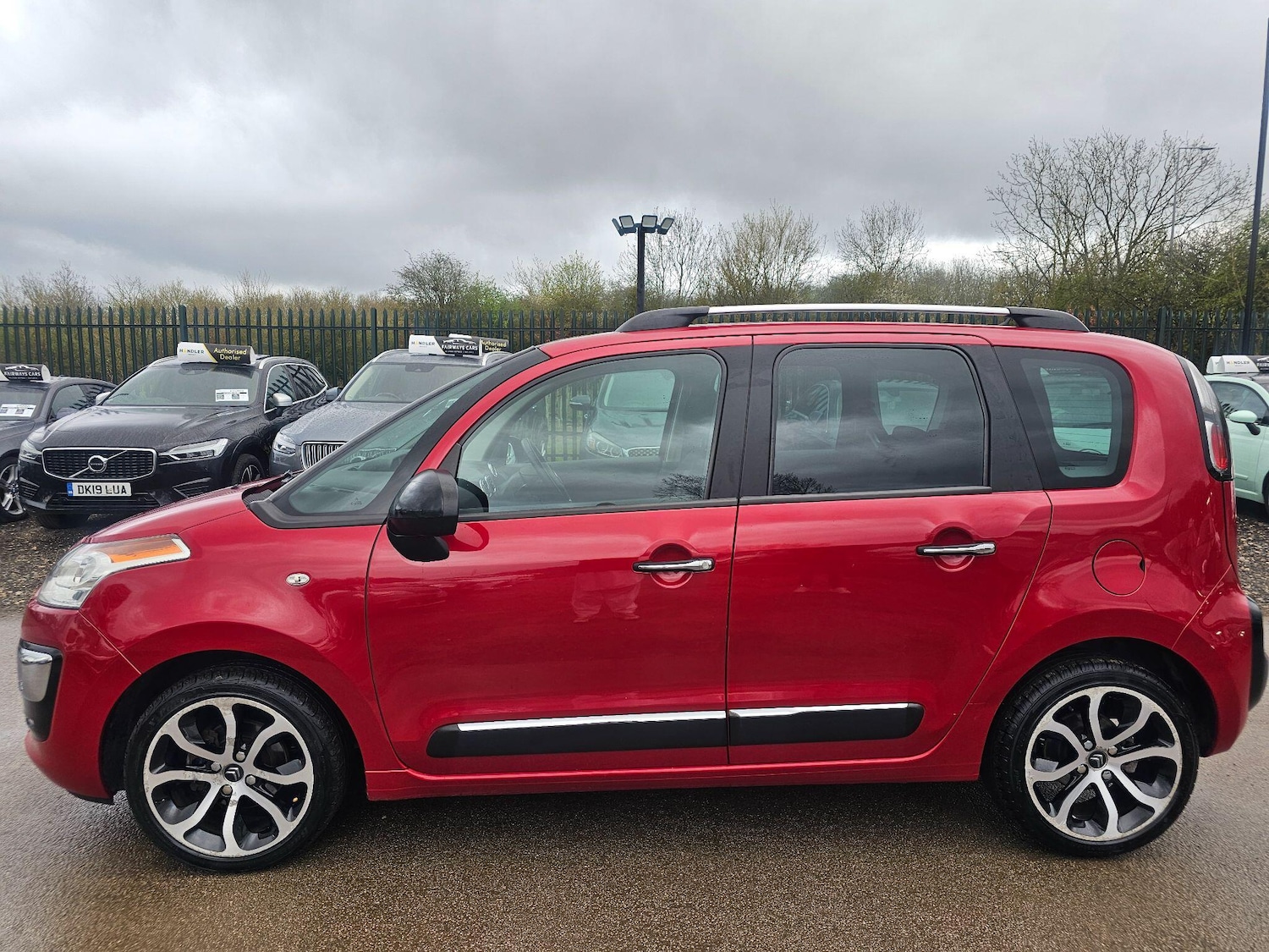 Used Citroen C3 Picasso 2016 for sale - 78047108: Photo 2