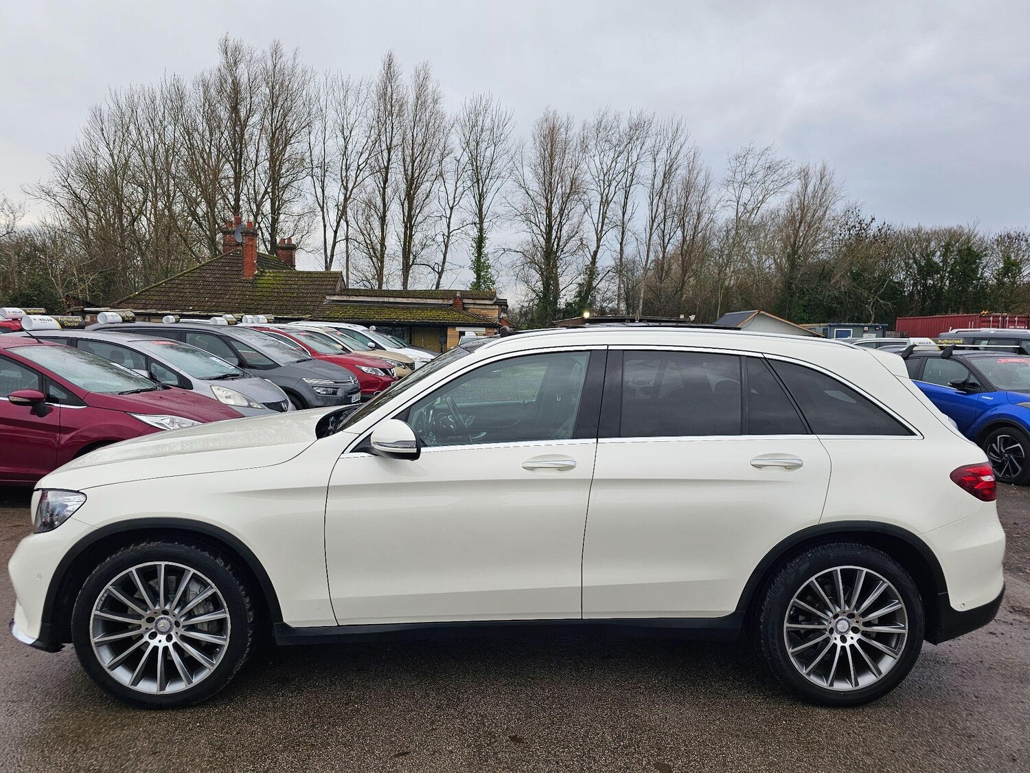 Used Mercedes-Benz GLC 2016 for sale - 76887435: Photo 2