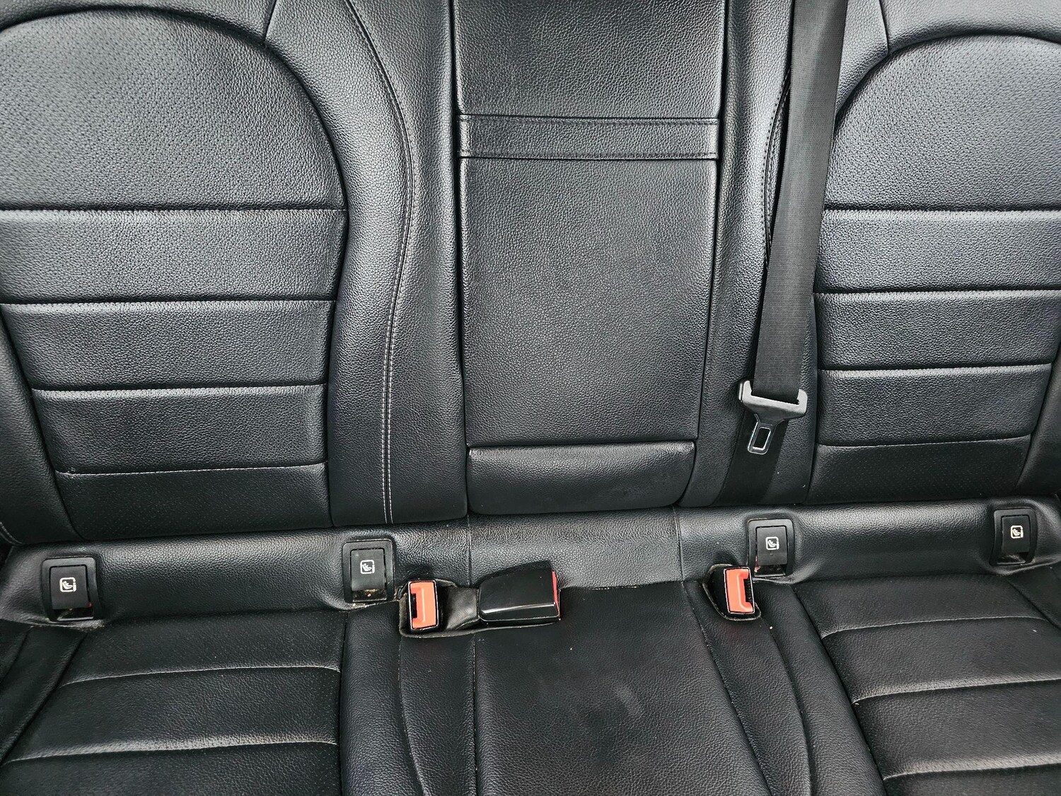 Used Mercedes-Benz GLC 2016 for sale - 76887435: Photo 35