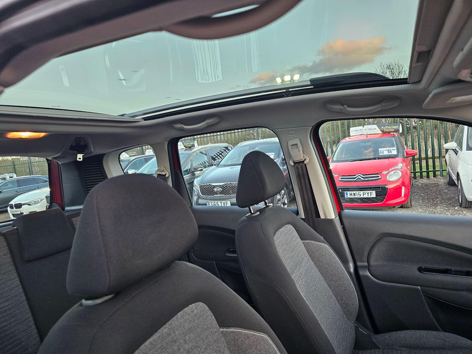 Used Citroen C3 Picasso 2017 for sale - 77838629: Photo 14