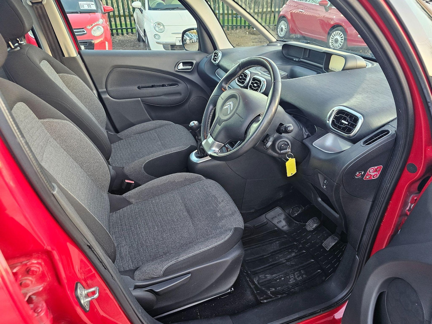 Used Citroen C3 Picasso 2017 for sale - 77838629: Photo 23