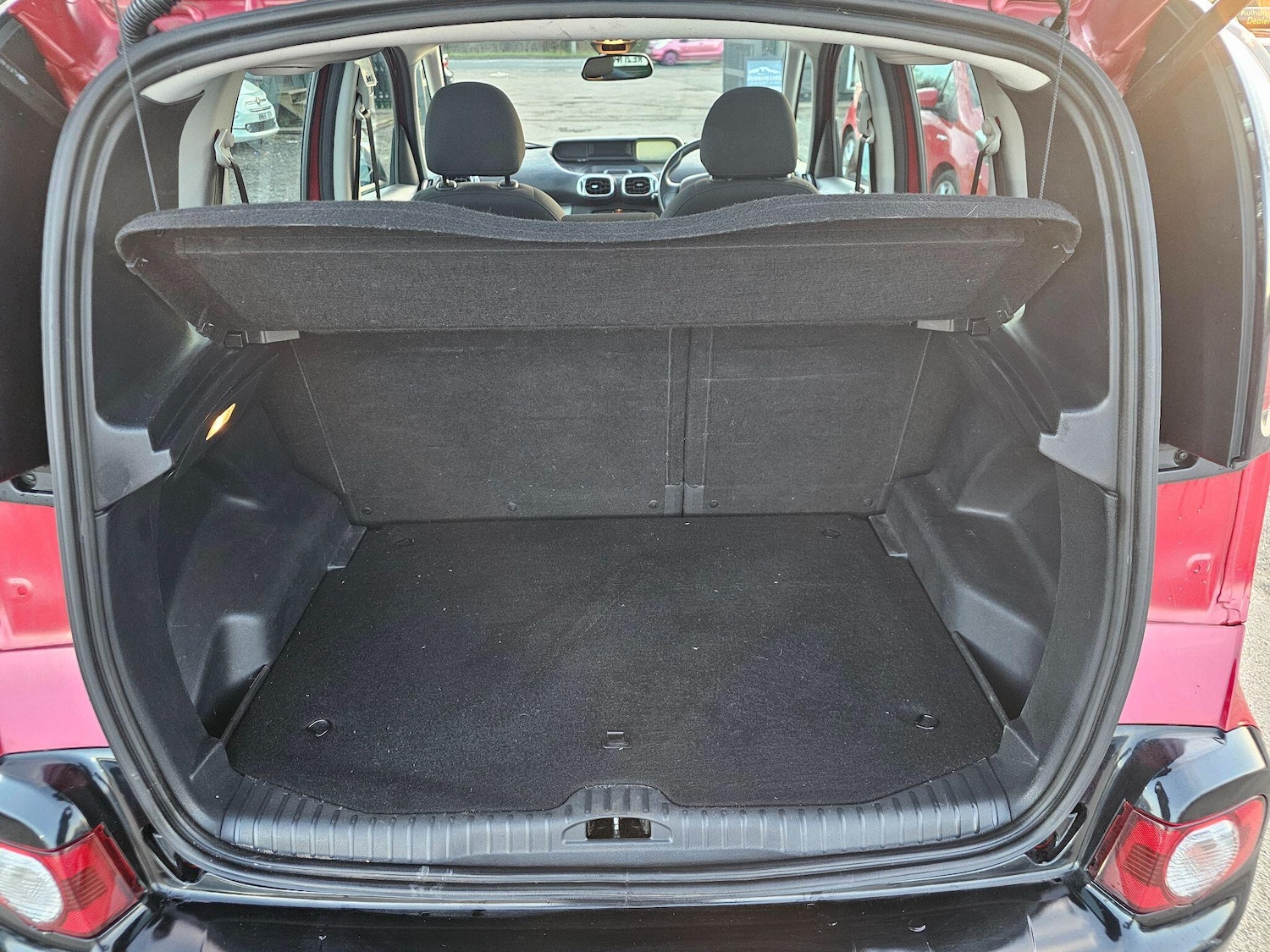 Used Citroen C3 Picasso 2017 for sale - 77838629: Photo 25