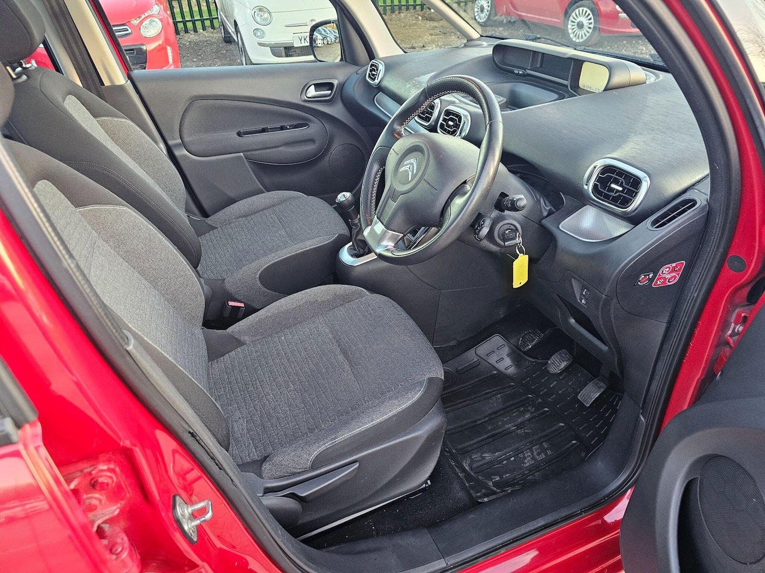 Used Citroen C3 Picasso 2017 for sale - 77838629: Photo 5