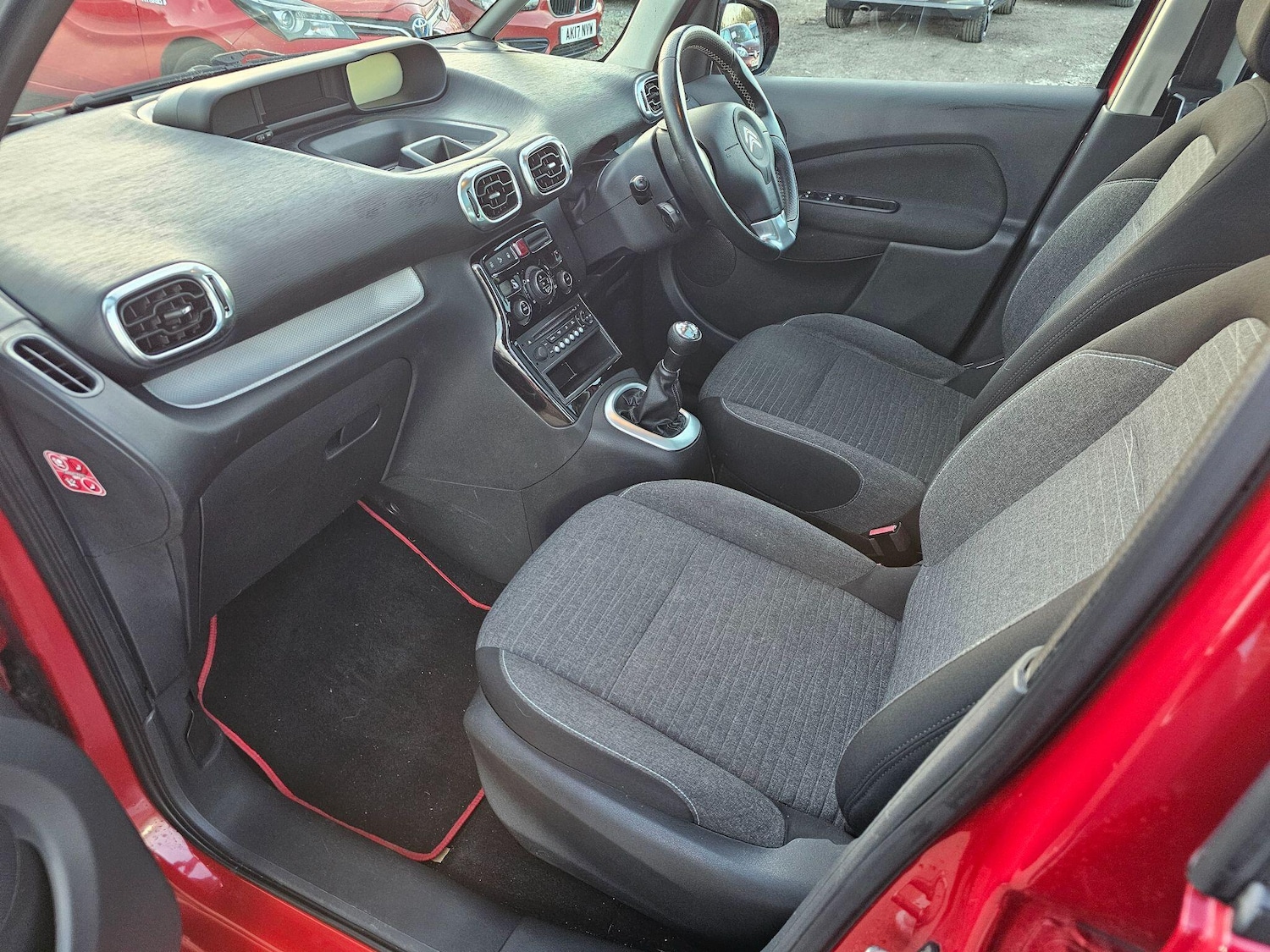 Used Citroen C3 Picasso 2017 for sale - 77838629: Photo 6