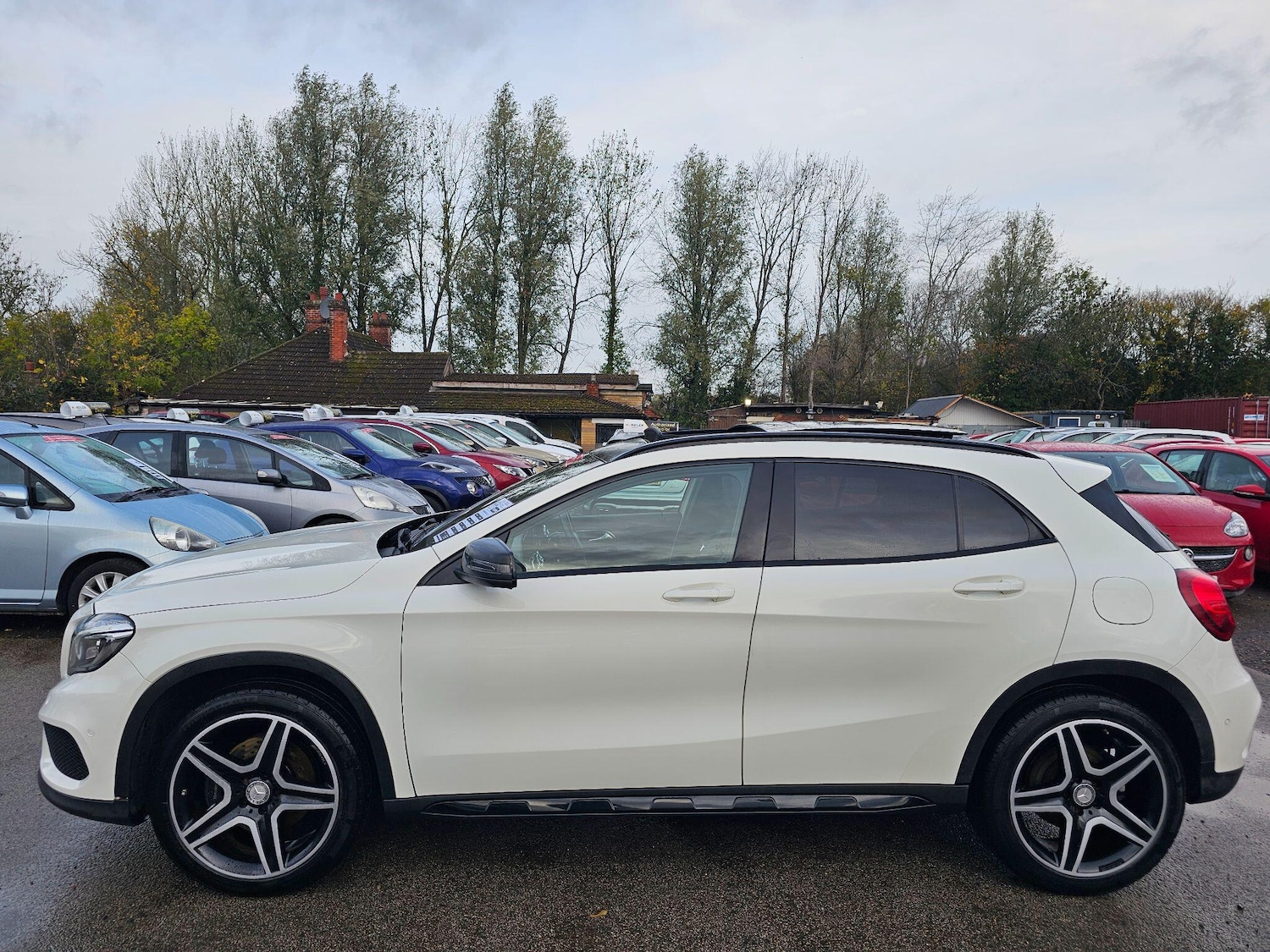 Used Mercedes-Benz GLA 2015 for sale - 76899349: Photo 2