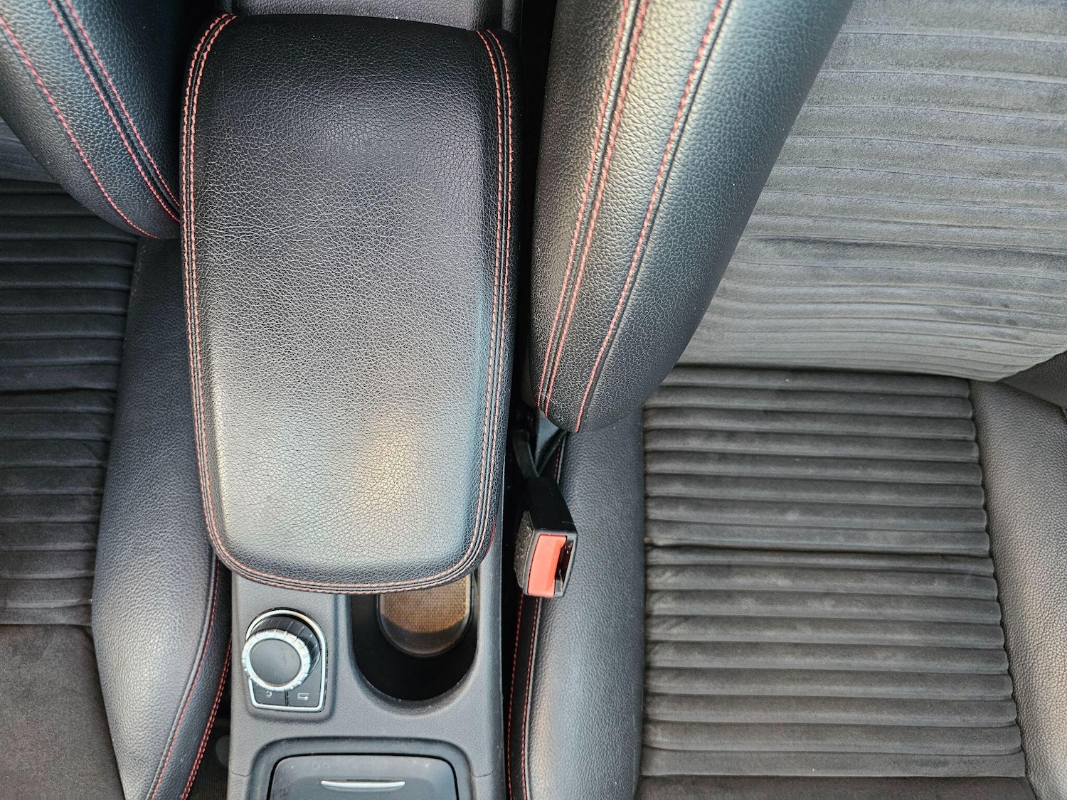 Used Mercedes-Benz GLA 2015 for sale - 76899349: Photo 32