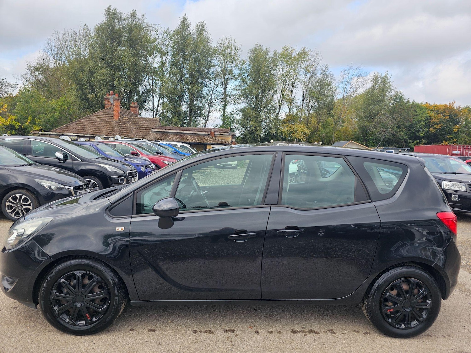 Used Vauxhall Meriva 2015 for sale - 76121715: Photo 2