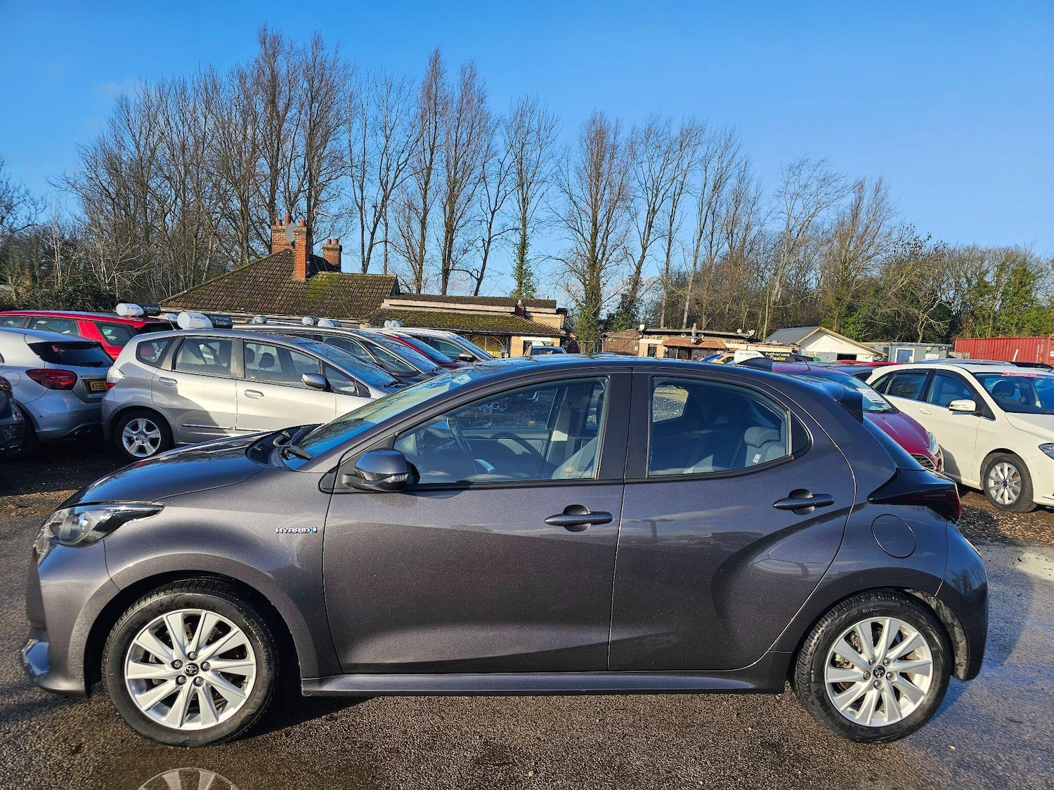 Used Toyota Yaris 2021 for sale - 76887229: Photo 2