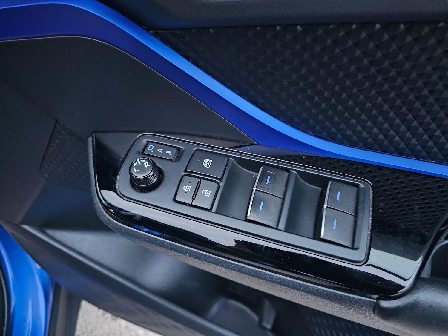 Used Toyota C-HR 2020 for sale - 76360306: Photo 33